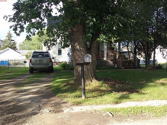 2nd image of 5942 Roseland Ave APT 1