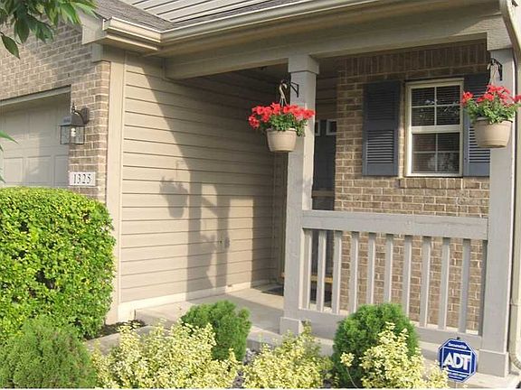 2nd image of 1325 Lake Meadow Dr