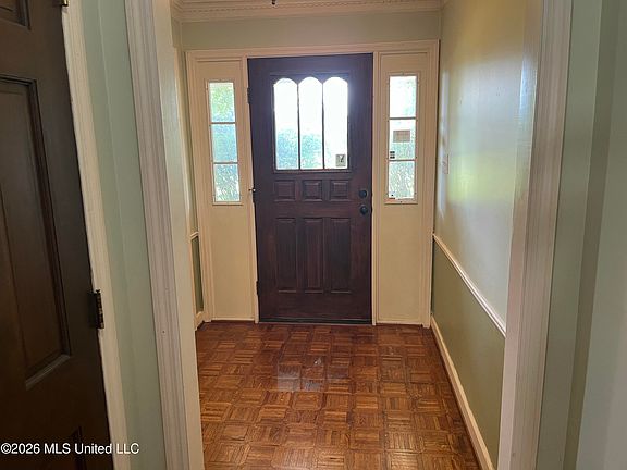 5th image of 8281 Juanita Dr