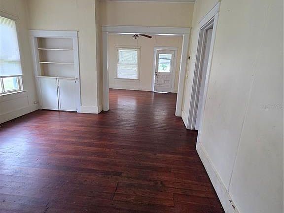 4th image of 628 E MAGNOLIA STREET