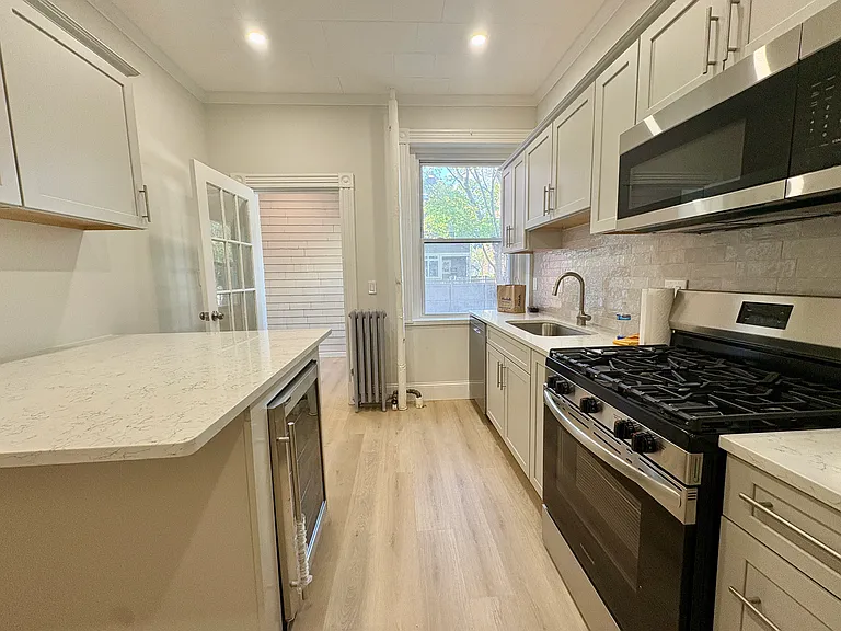 90 Fuller St #1 — Photo 6