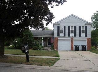 10948 Edington St, Livonia, MI 48150