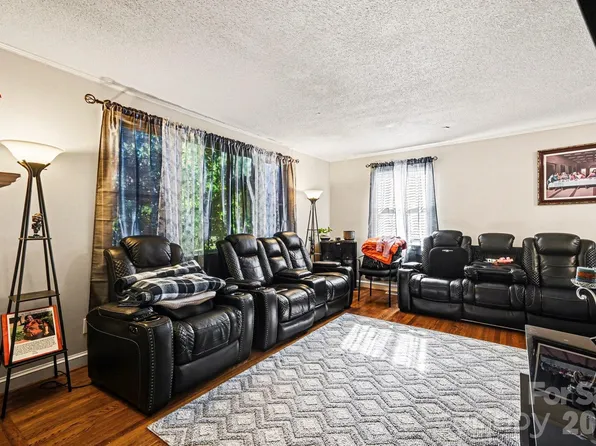 102 Azalea Rd, Lancaster, SC 29720