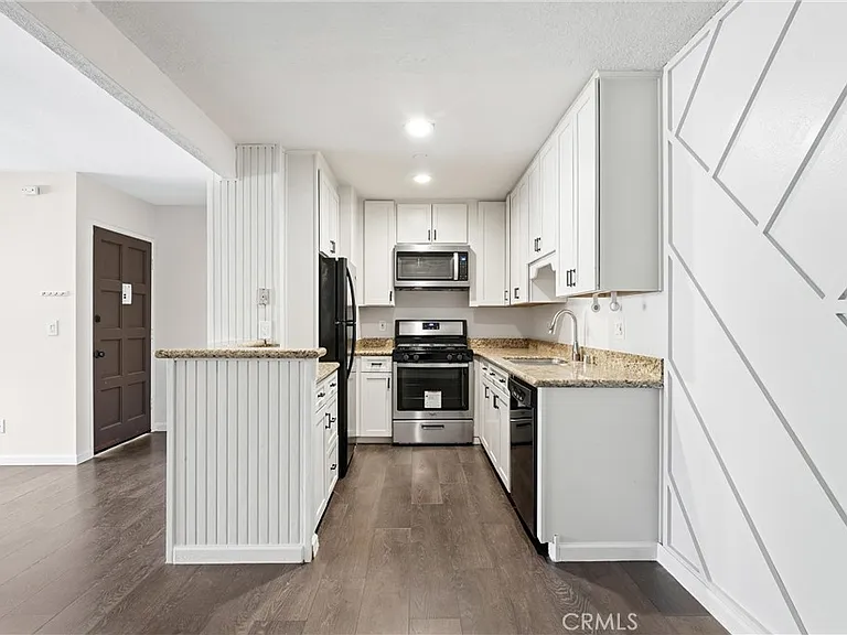 1001 W Macarthur Blvd #130 — Photo 6