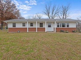6803 N Brookside Rd, Pleasant Valley, MO 64068