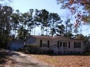 638 Bay Harbor Dr, Hampstead, NC 28443
