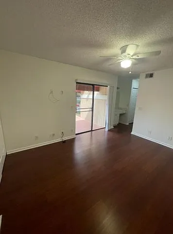 3 bed, 3.0 bath, $2,700 — Photo 3