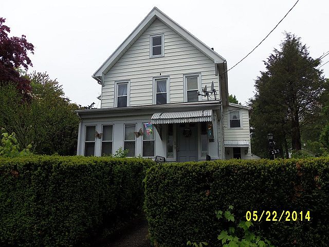 2nd image of 223 York St