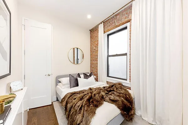 Rented by Douglas Elliman | media 27