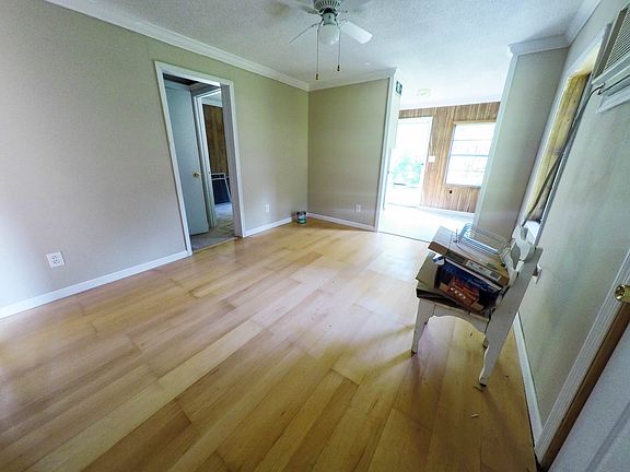 5th image of 1107 Putnam Dr SE