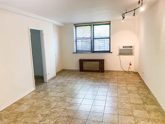 Rented by Showcase Realty | media 6