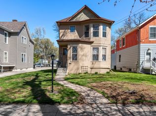 385 8th Ave S, Fargo, ND 58103