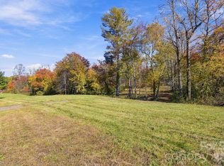 233 Old Gait Dr, Hendersonville, NC 28739