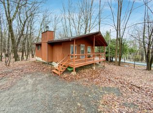 101 Puma Ct, Dingmans Ferry, PA 18328