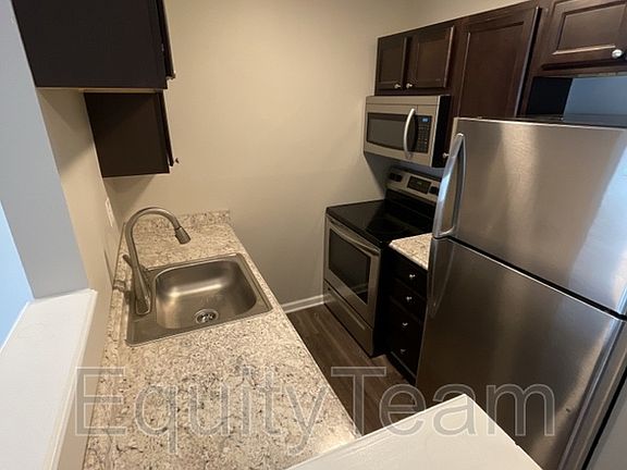 4th image of 2600 Bushnell St APT 14