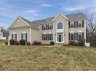 11 Howarth Dr, Upton, MA 01568