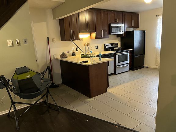 4th image of 137 Ridge Dr