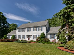 9 McMahon Ln, North Branford, CT 06471