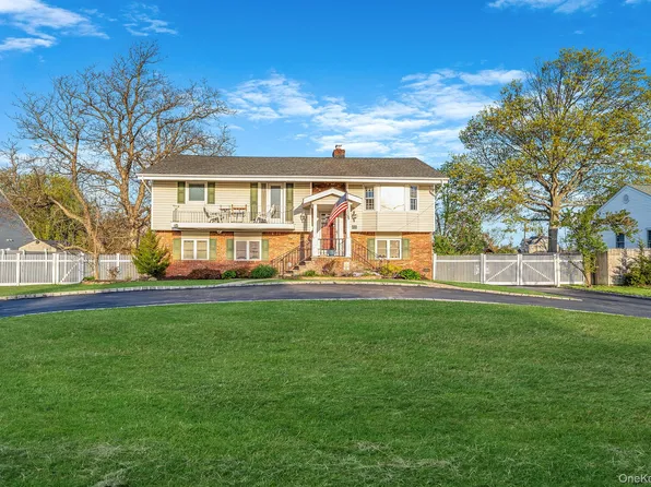 146 Awixa Avenue, Bay Shore, NY 11706