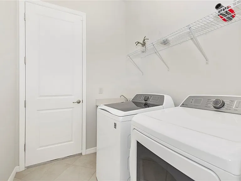17475 Jadestone Ct — Photo 36