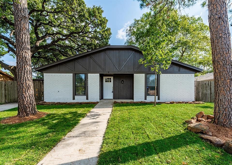 1st image of 7608 Parkway Dr