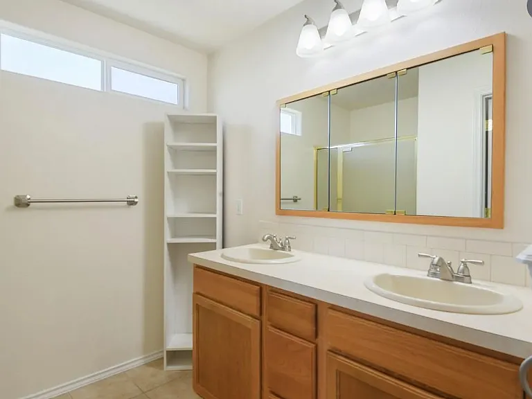 538 W Palmer Dr — Photo 13