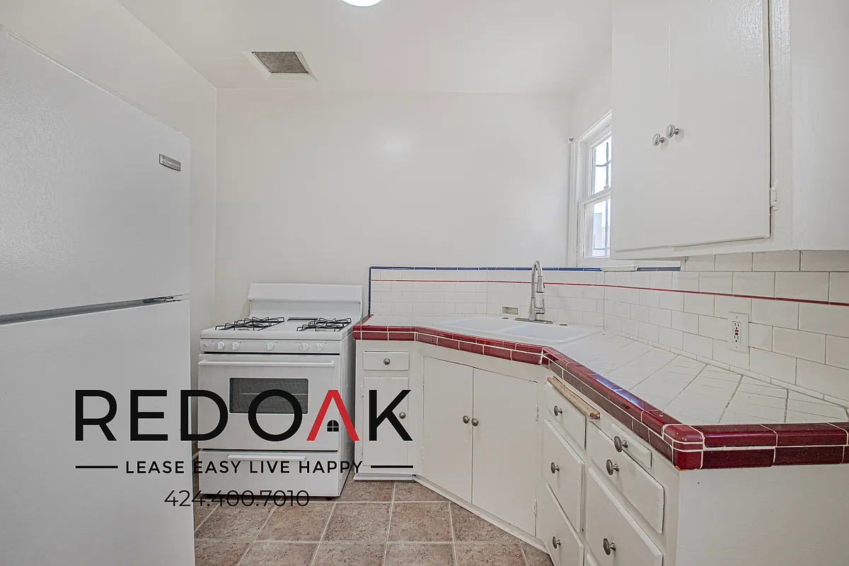 Building Photo - 414.5 N Gardner St #414.5
