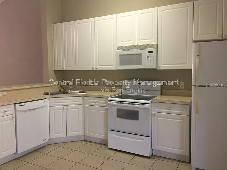 149 Reserve Cir #201 — Photo 3