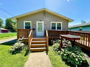 98 Leslie St, Geneva, OH 44041
