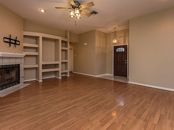 3rd image of 105 Wallingsford Cir