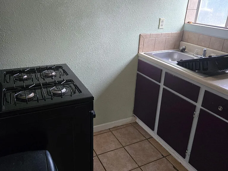 1840 Rood Ave #2 — Photo 8