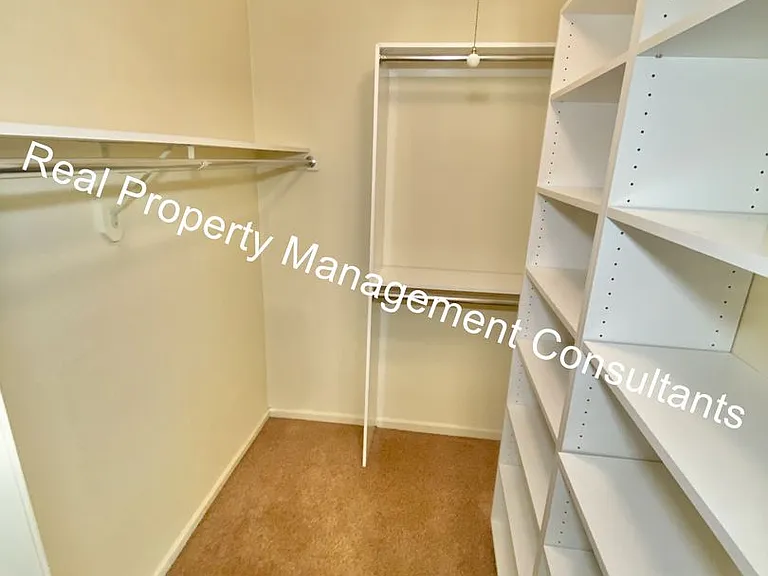 2428 Little Blue Ct — Photo 16