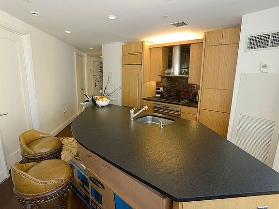 3rd image of 70 Little St W Unit 23B