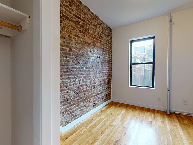 425 E 65th St #21 — Photo 4