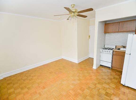 5th image of 711 W Belmont Ave APT 301