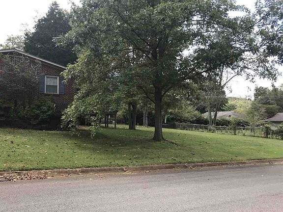5th image of 725 Chambers Dr NE