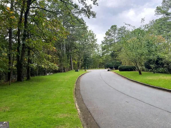 360 Spyglass Bluff Dr, Alpharetta, GA 30022