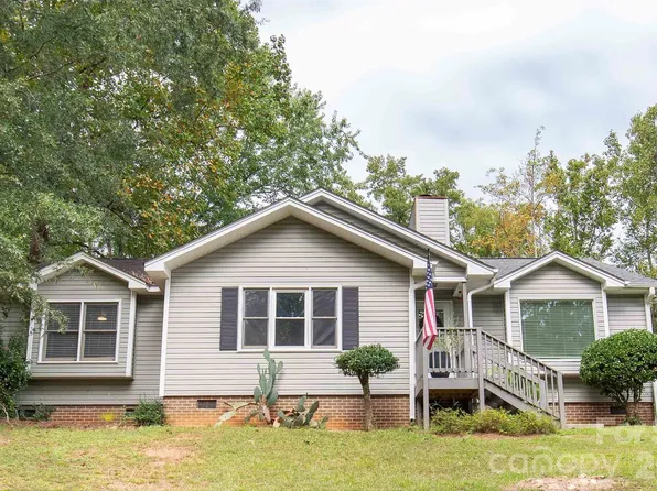 1154 Birchwood Dr, Clover, SC 29710