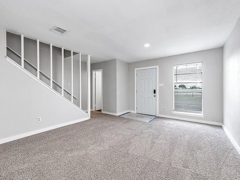 4620 W Orange St — Photo 4