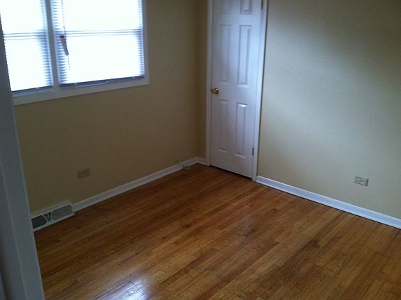 4th image of 14219 S Saginaw Ave