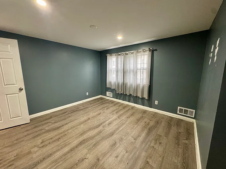 347 E 29th St #2 — Photo 13