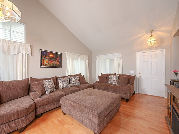 3rd image of 6615 133rd St SE