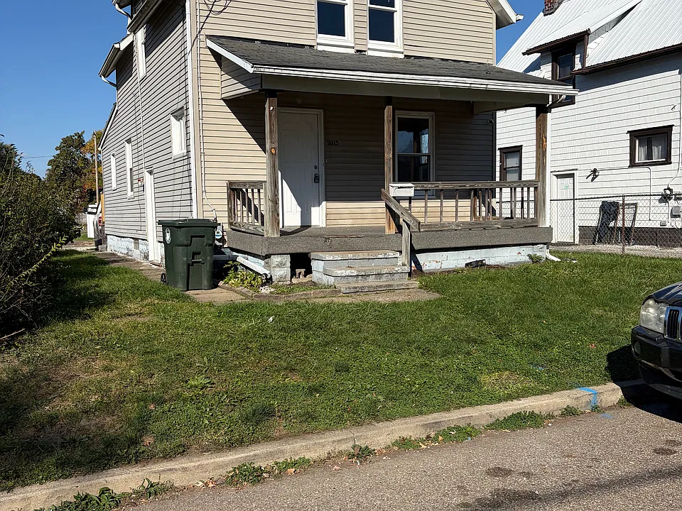 2015 23rd St NE