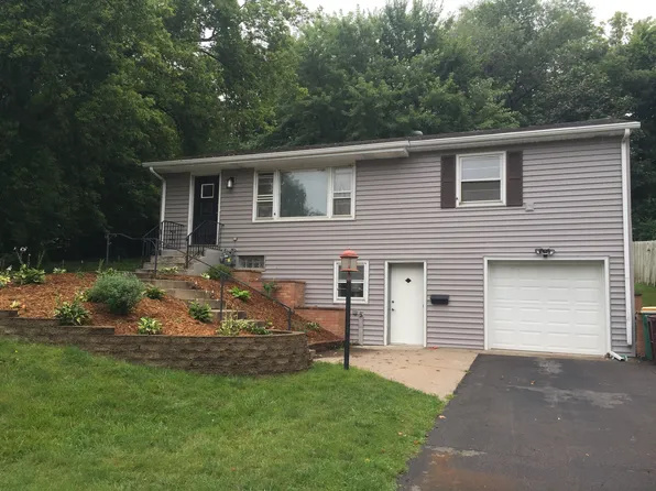 2736 McNair Dr, Robbinsdale, MN 55422