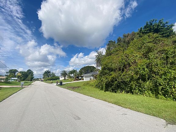 4th image of 1771 SE Dominic Avenue