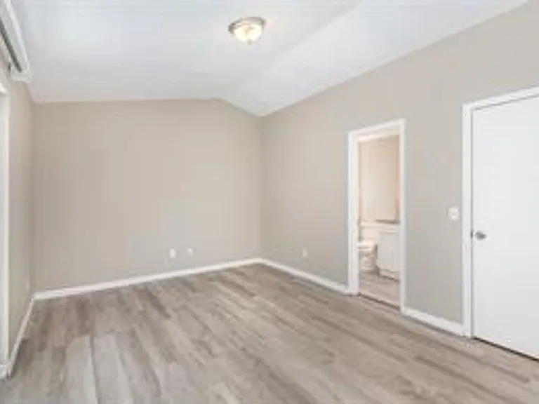 3846 Long Grove Ln — Photo 14