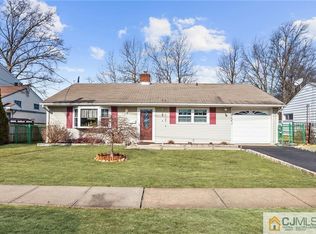 156 Winthrop Rd, Edison, NJ 08817