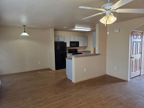 3rd image of 100 Hampton Ln #3334cf873