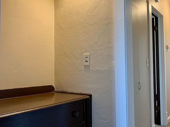 4th image of 638 Church St NE #1