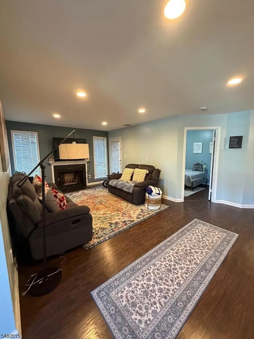 2 bed, 2.0 bath, $2,500 — Photo 2
